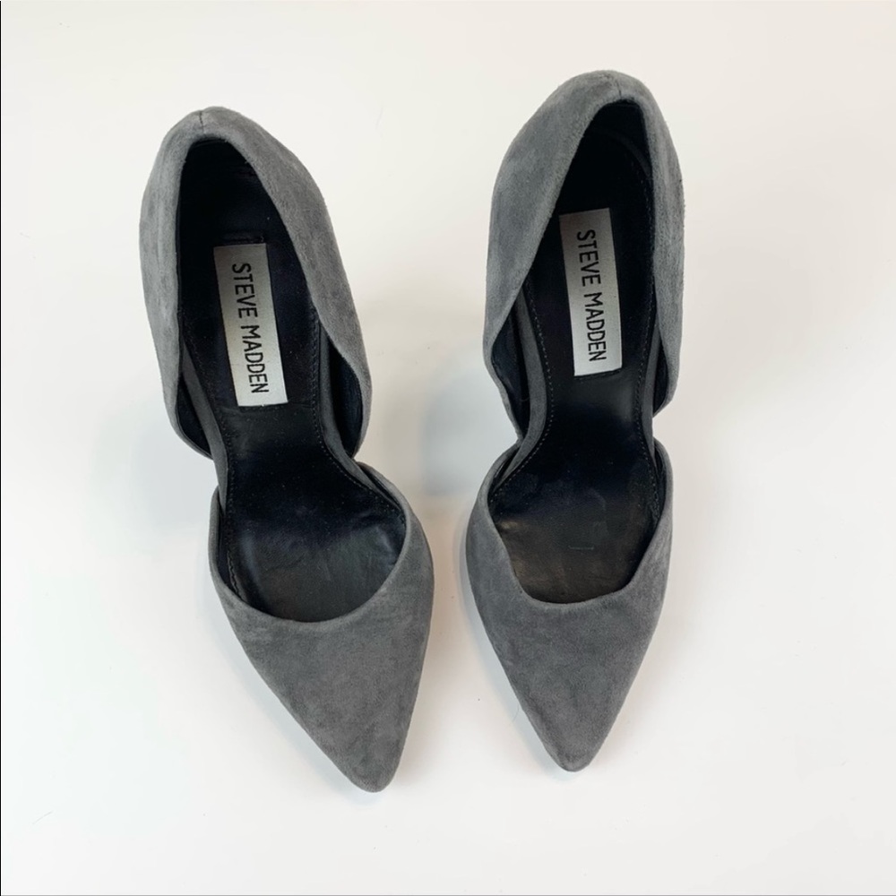 Steve Madden Smokey Grey Suede Point Toe Heel
Gently Worn Size 7